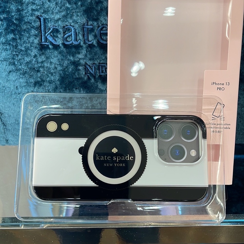 Kate Spade New York 
Logo iPhone 13
 iPhone 13 Pro 
iPhone 13 Pro - Picture 10 of 16